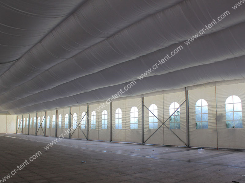 25m×70m四周围布